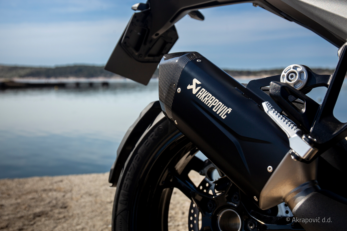 Akrapovic - S-B13SO4-HJGTBL - Slip-On Line Muffler - Titanium - Black - BMW R 1300 GS