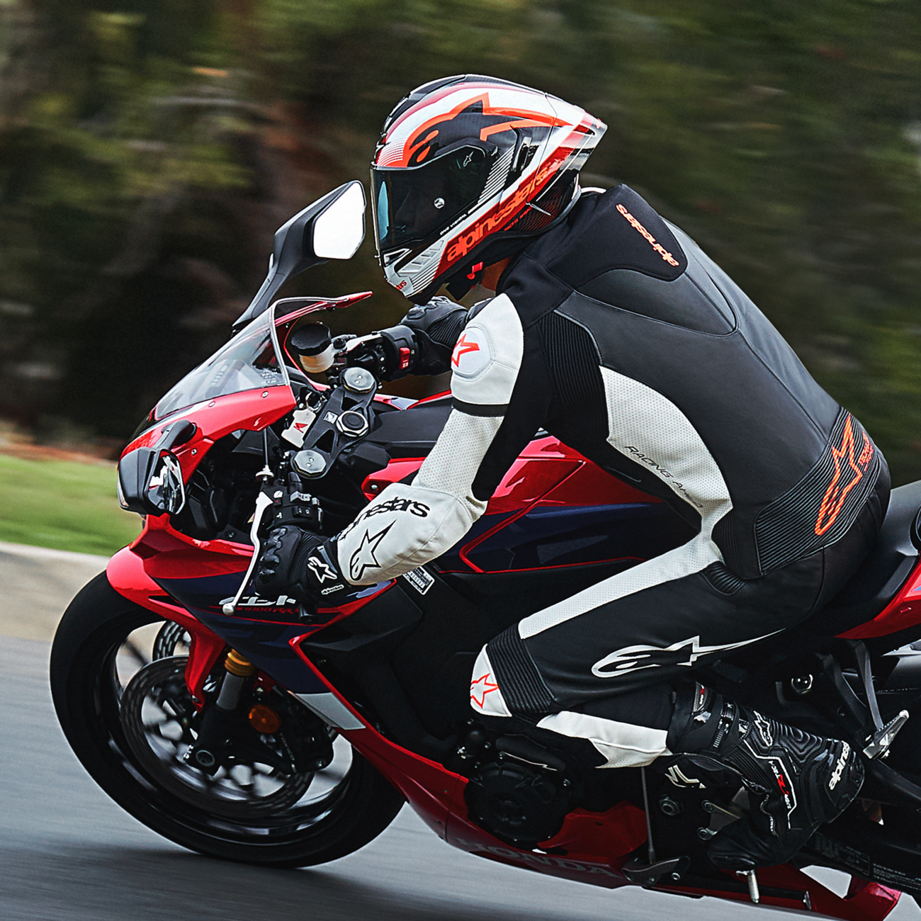 Alpinestars - Supertech R10 Helmet - Team - Black/Carbon Red/Gloss White