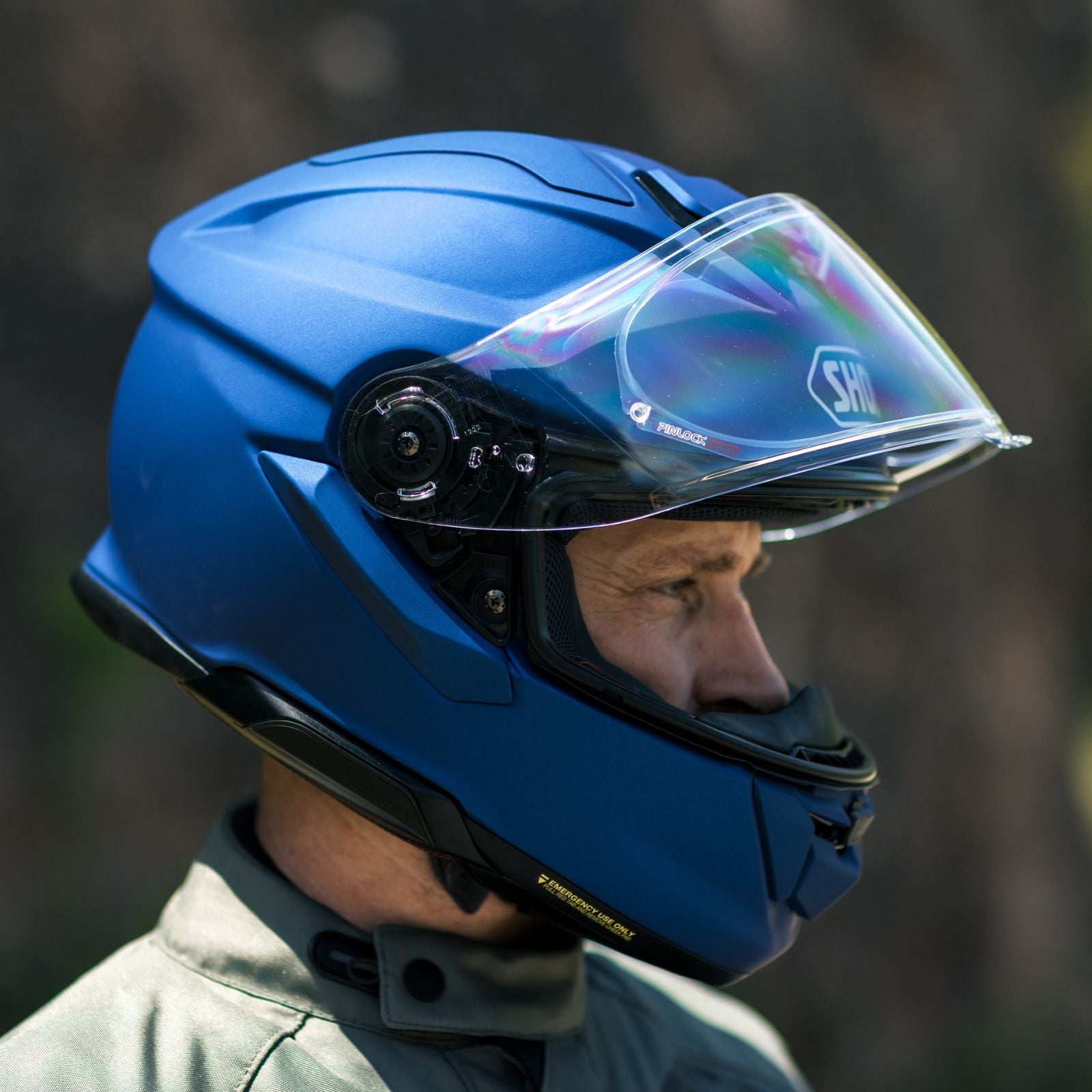 shoei gt-air helmet dauntless black blue - 3 Scenario The integrated Shoei Comlink system allows riders to stay connected SHOEI GT-Air Dauntless Wit-Zwart-Blauw -