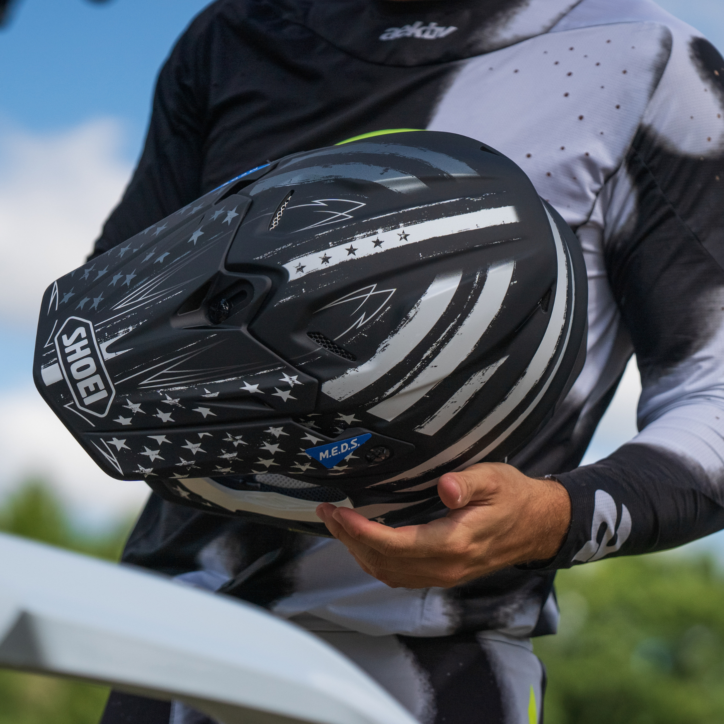 SHOEI - VFX-EVO Faithful 2 - BLACK/WHITE (TC5)